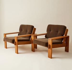 Esko Pajamies Oak "Bonanza" Lounge Chairs with Mohair Cushions, 1960s, a Pair