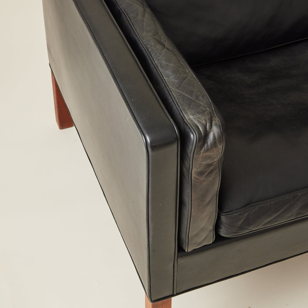 Borge Mogensen, Model 2213 Black Leather Sofa, Manufactured by Fredericia Stolefabrik