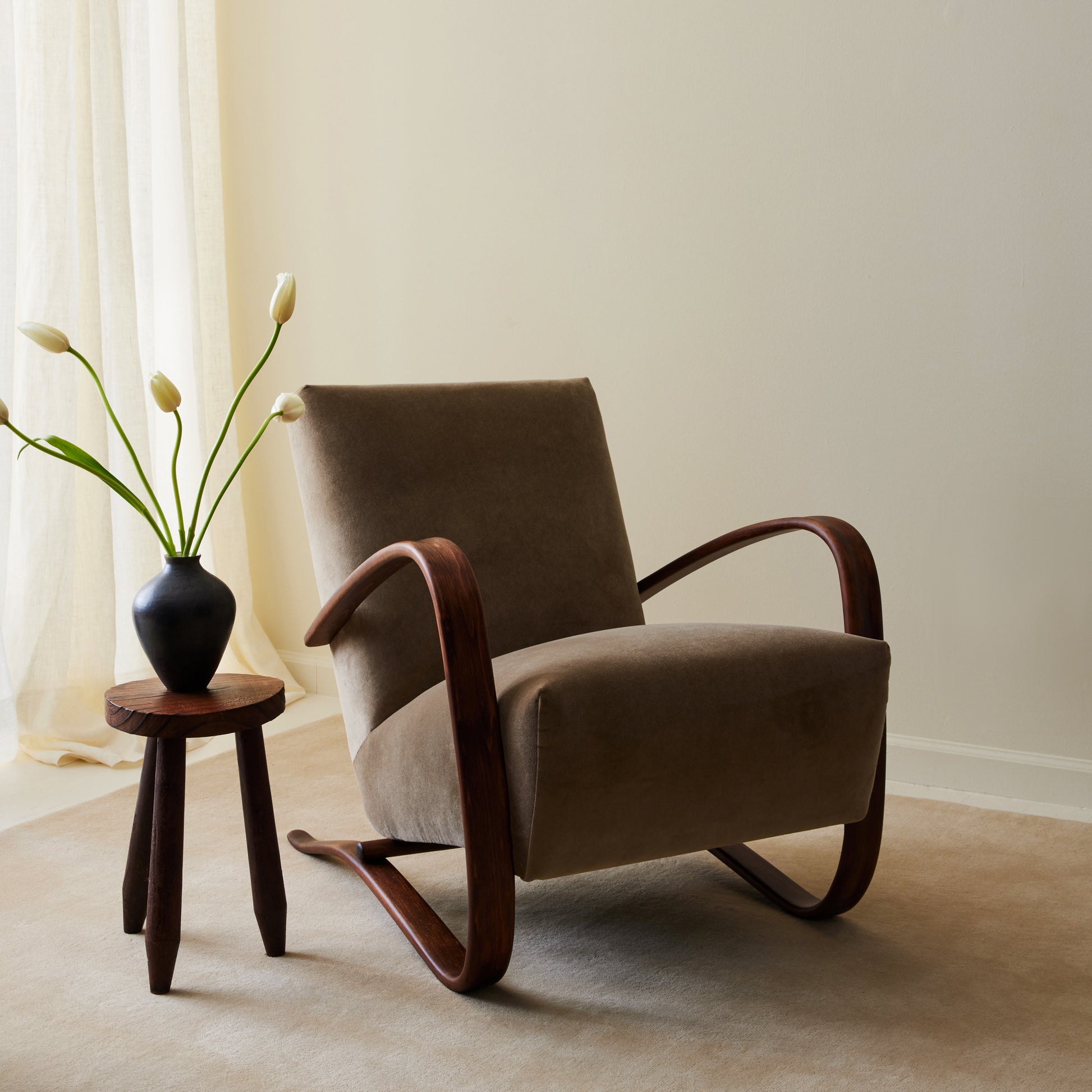 Jindrich Halabala "HR269" Bentwood Chairs, a pair, 1930's.