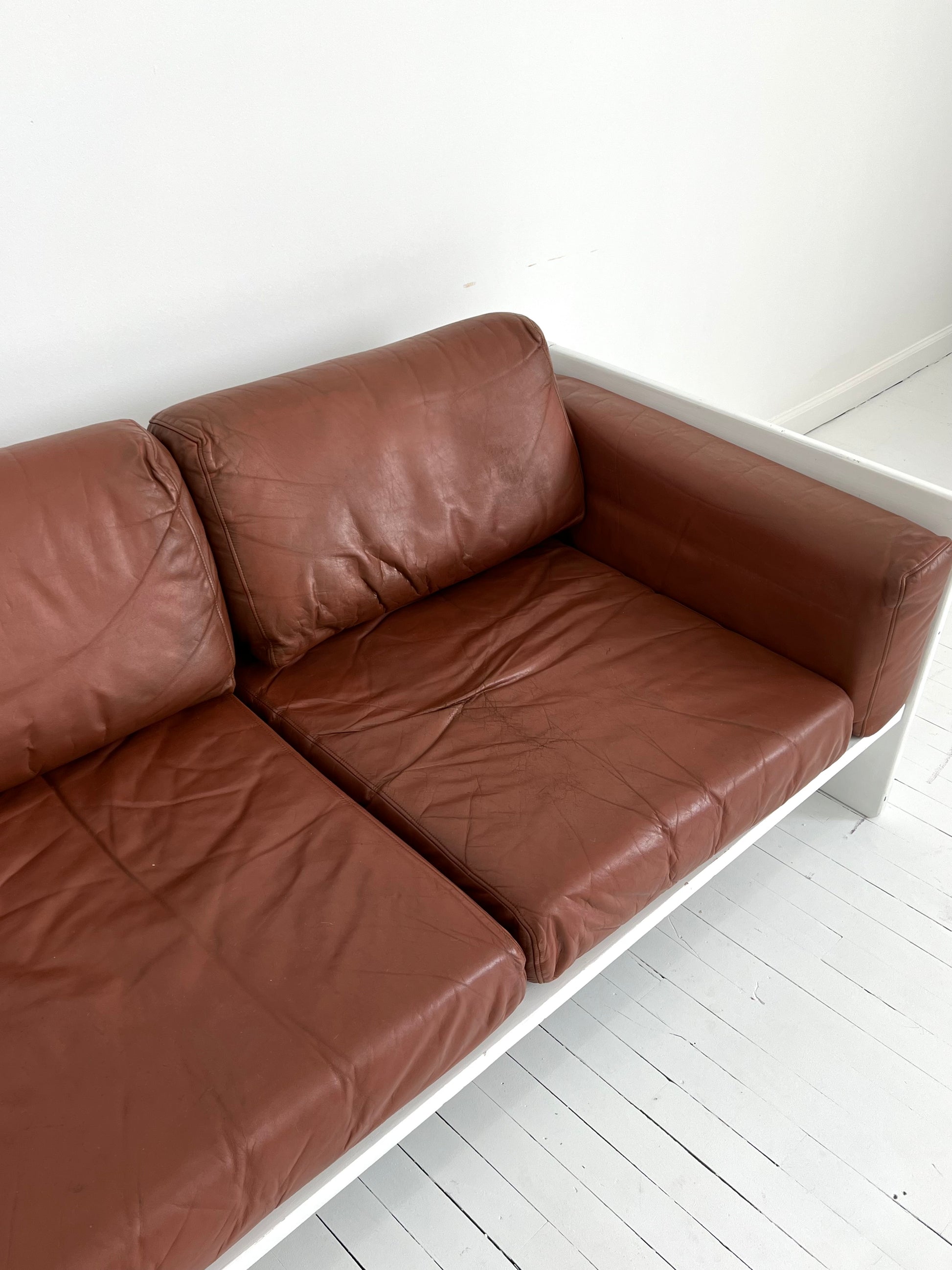 SOLD Mid-Century "Bastiano" Leather and Beech Sofa by Tobia Scarpa, Italy 1962