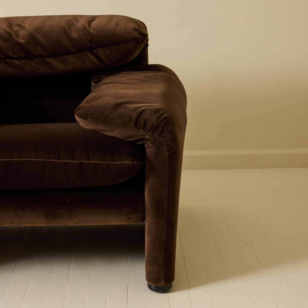 Vico Magistretti "Maralunga" Chair in Velvet, Cassina, a pair, 1970s
