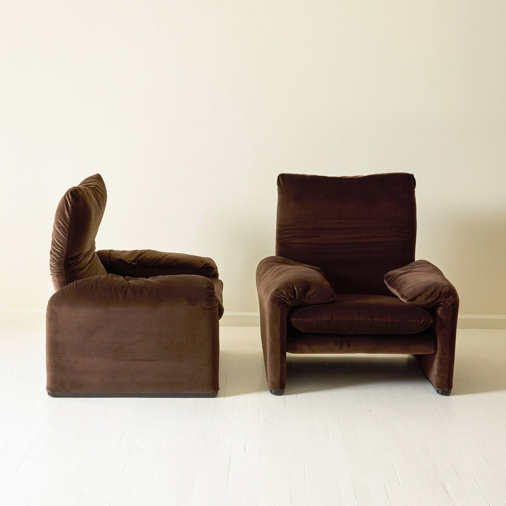 Vico Magistretti "Maralunga" Chair in Velvet, Cassina, a pair, 1970s
