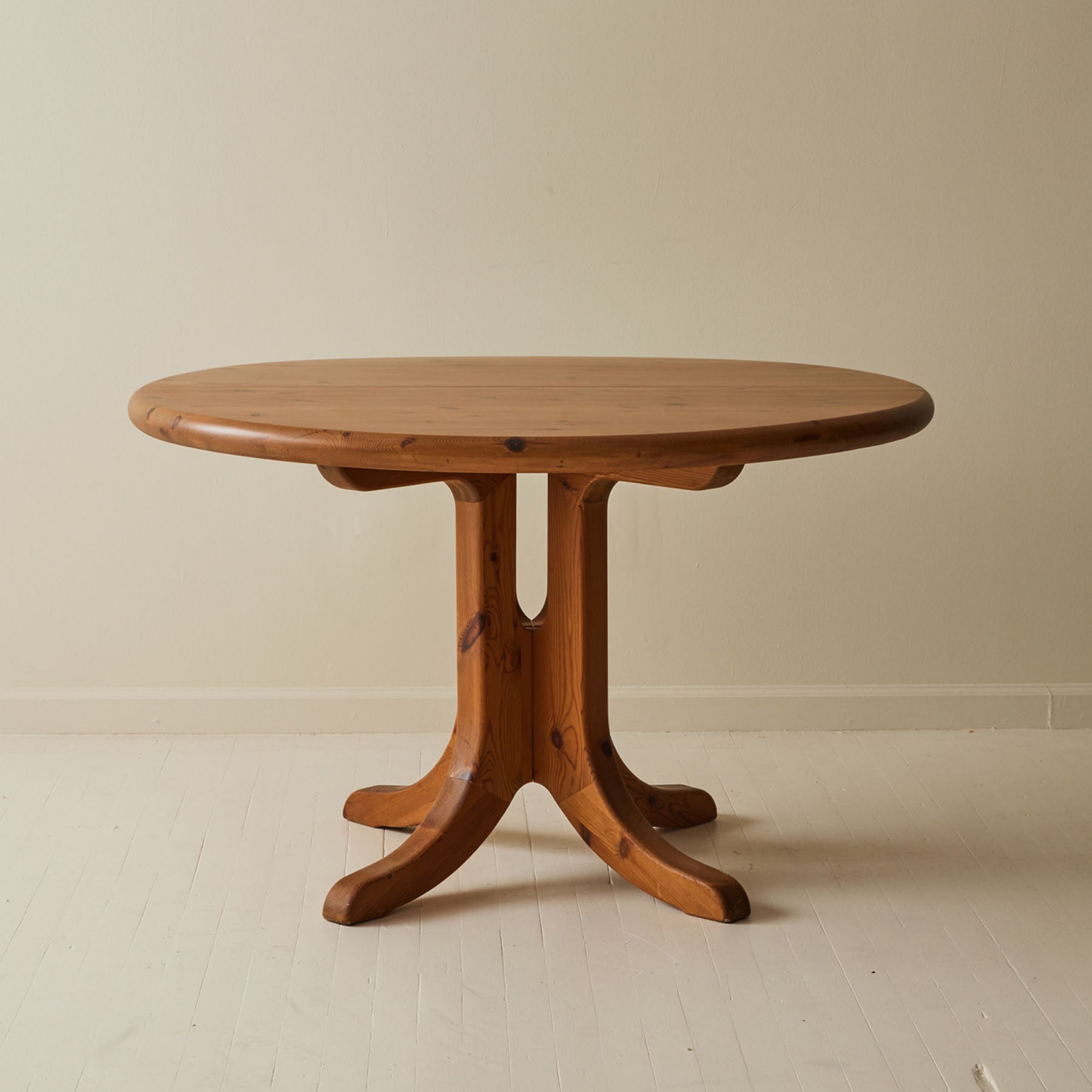 Rainer Daumiller Round Pine Dining Table, 1960's.