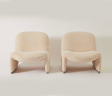 Load image into Gallery viewer, Giancarlo Piretti &quot;Alky&quot; Boucle Shearling Lounge chairs, a Pair, 1969
