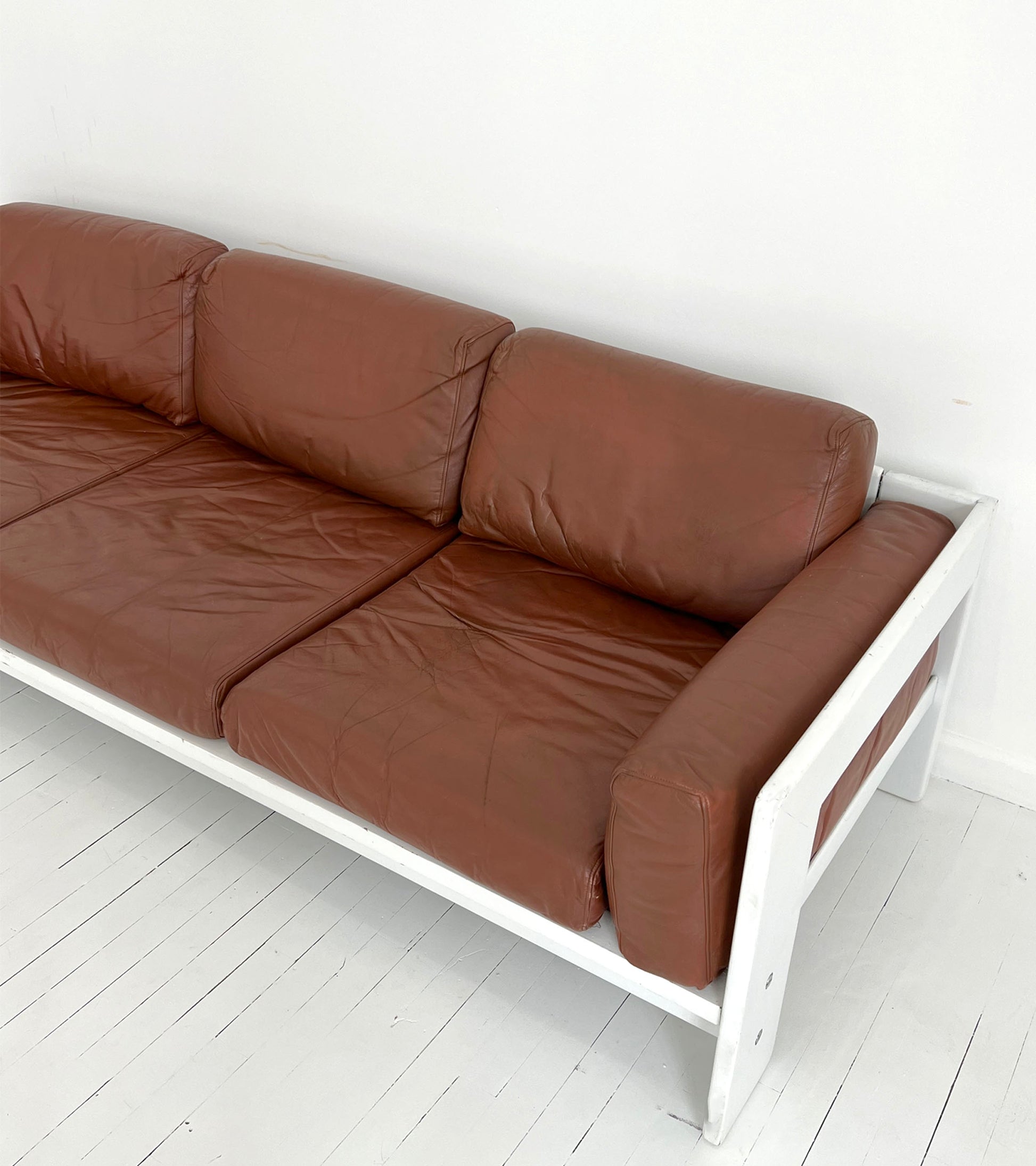 SOLD Mid-Century "Bastiano" Leather and Beech Sofa by Tobia Scarpa, Italy 1962