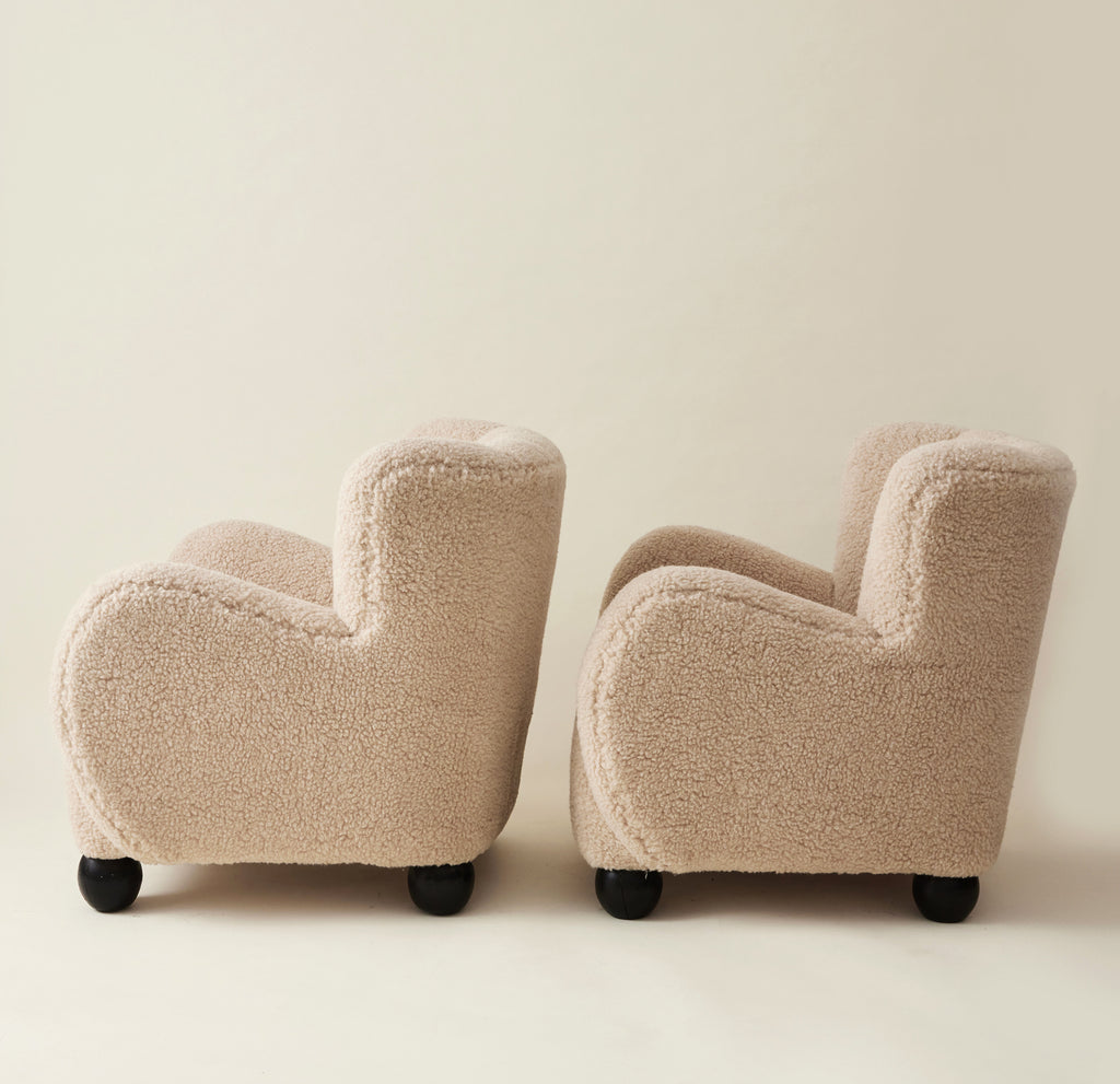 Danish Cabinetmaker Lounge Chairs in Ivory Shearling, 1940's, a pair