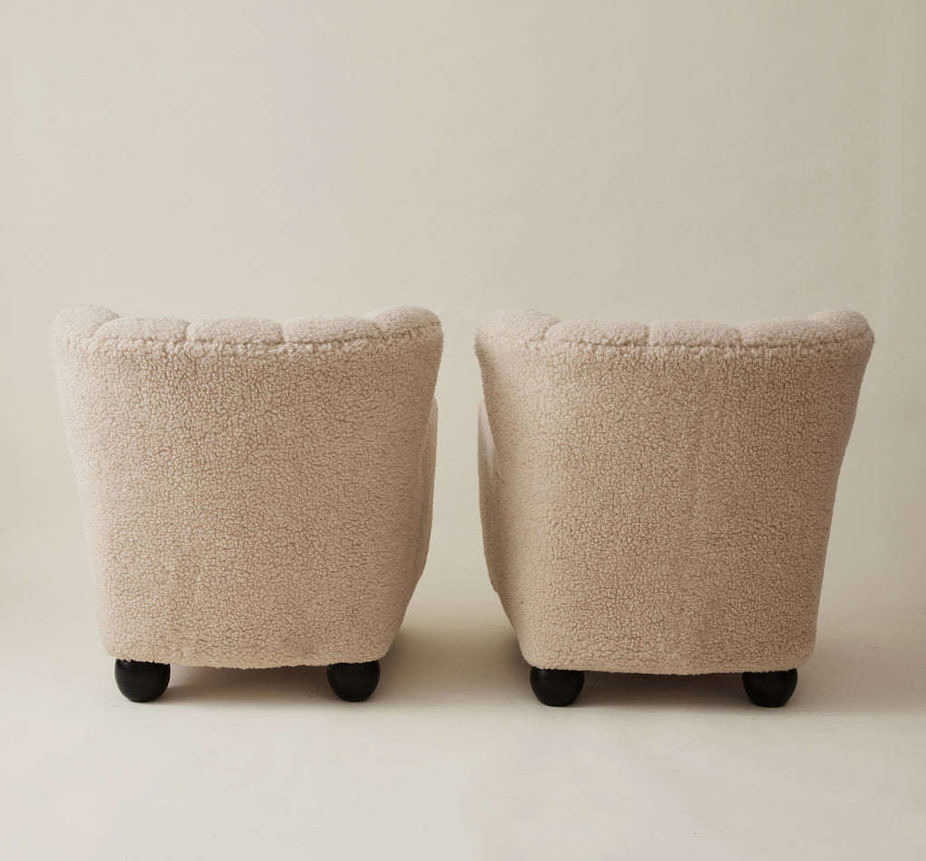 Danish Cabinetmaker Lounge Chairs in Ivory Shearling, 1940's, a pair
