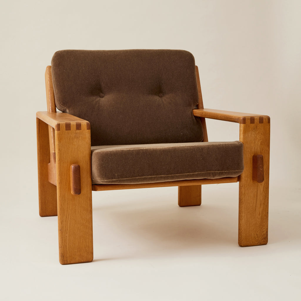 Esko Pajamies Oak "Bonanza" Lounge Chairs with Mohair Cushions, 1960s, a Pair